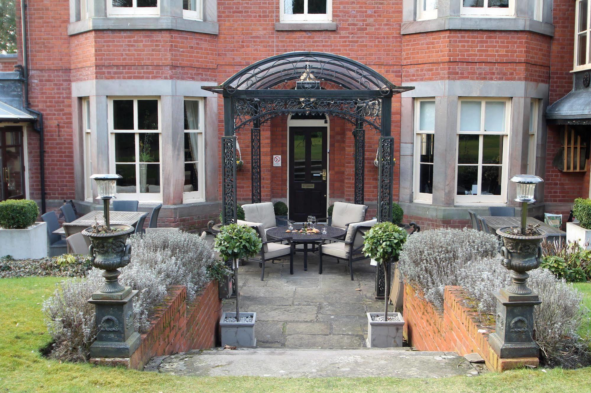 Alexandra Court Hotel Congleton Esterno foto