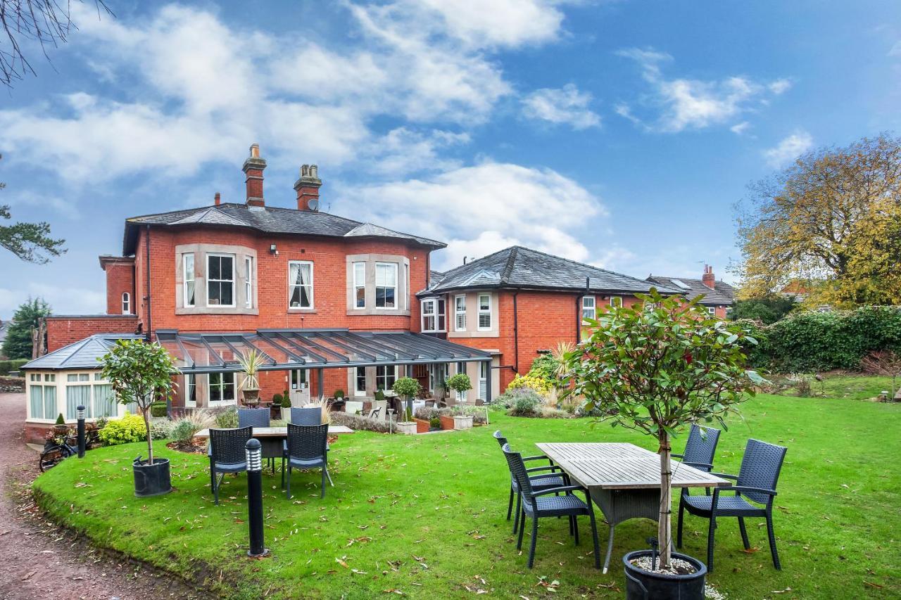 Alexandra Court Hotel Congleton Esterno foto